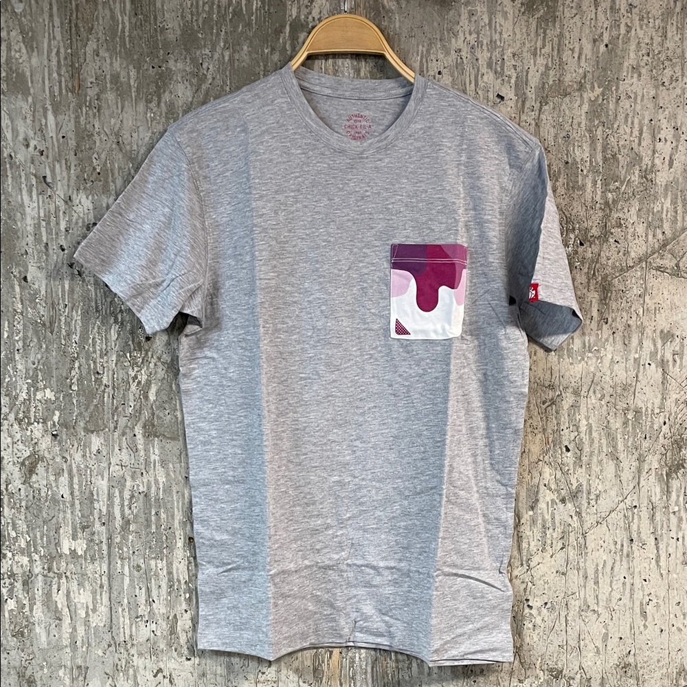 CHICK-FIL-A Men's Short Sleeve Drip Tee Size S In Gray/Purple